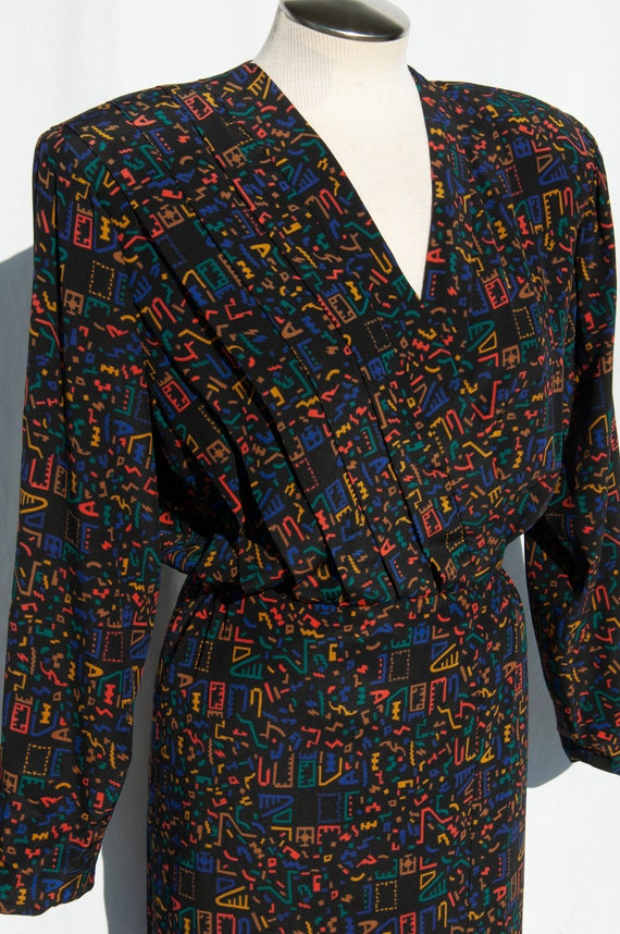 Chloe Vintage 1980's Geometric Patterned Silk Ple… - image 2