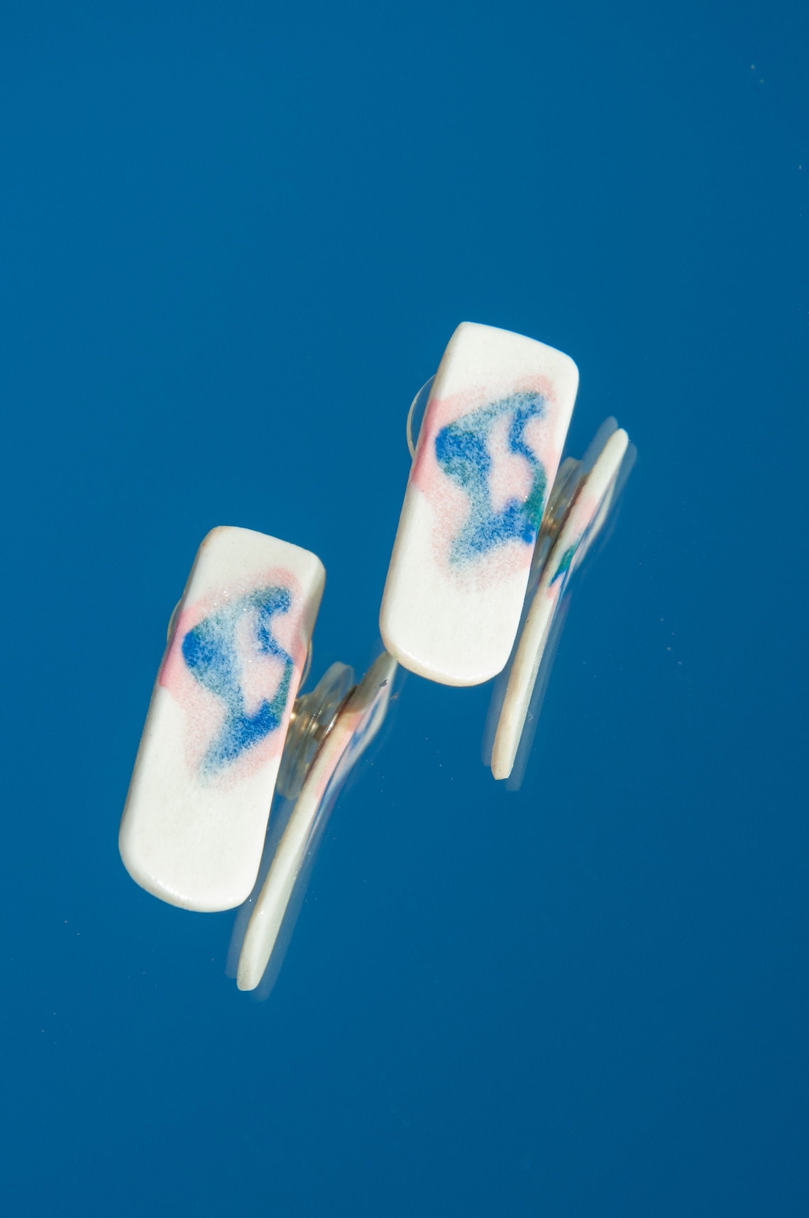 Pendientes de cerámica azul y rosa pintados en pastel Etsy