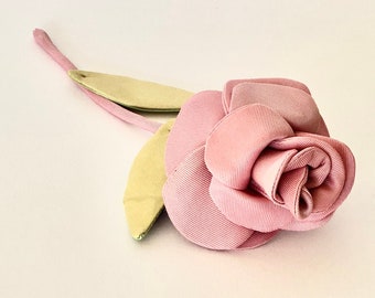 Floral jewel inspired by the rose
