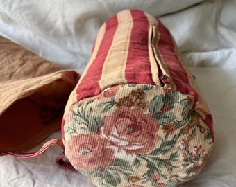 Round cushion filled with natural lavender dye