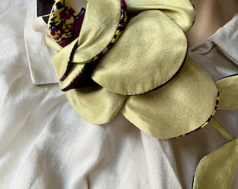Floral brooch inspired by the rose
