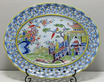 ROYAL TICHELAAR MAKKUM - Antik 1800s - Große Polychrome Platte mit Chinoiserie Dekor - Länge 39 cm / 15.35 inch