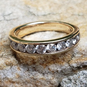 0,94 ct diamantjubileumsring / kanalfattad diamantjubileumsring / diamantvigselring bild 4