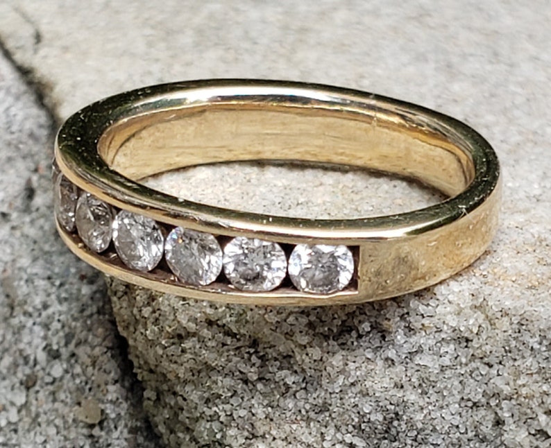 0,94 ct diamantjubileumsring / kanalfattad diamantjubileumsring / diamantvigselring bild 3