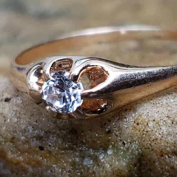 Antique Diamond Solitaire in Buttercup Setting / … - image 3