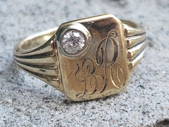 Gold and Diamond Vintage Signet Ring / Engraved Si