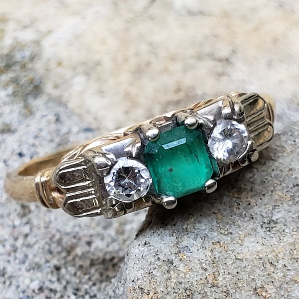 Art Deco Emerald and Diamond Ring / Two Tone Green Emerald and Diamond Ring / Art Deco Ring