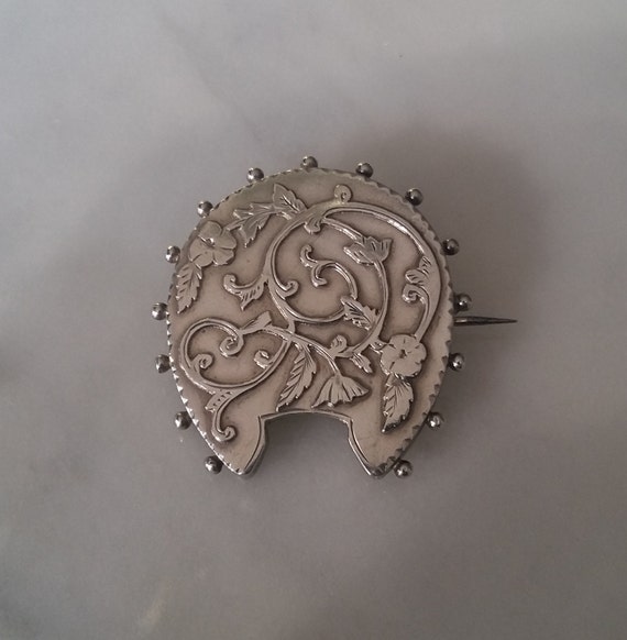 Victorian Aesthetic Horseshoe Brooch