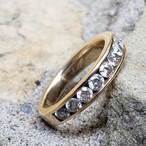 0,94 ct diamantjubileumsring / kanalfattad diamantjubileumsring / diamantvigselring bild 8