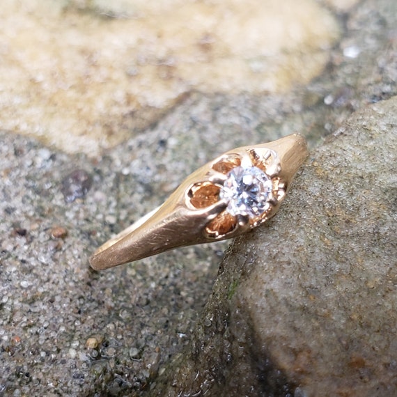 Antique Diamond Solitaire in Buttercup Setting / … - image 8