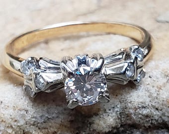 Art Deco Diamond Engagement Ring / Vintage Diamond Engagement Ring / 0.30 cts Diamond Ring