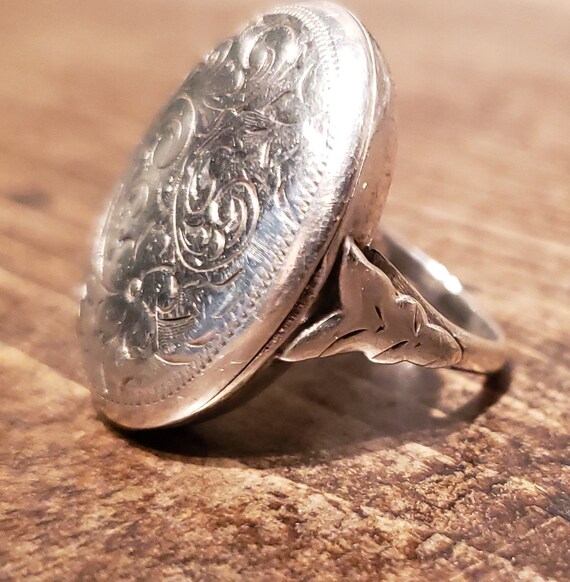 Vintage Sterling Silver Locket Ring / Sterling Sil