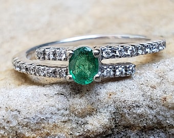 Anello con smeraldo naturale e diamante / Anello con pietra portafortuna di maggio / Anello con smeraldo