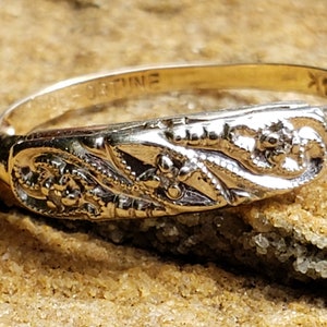 Art Deco Illusion Set Diamond Band / Art Deco Wedding Band / Antique Wedding Ring