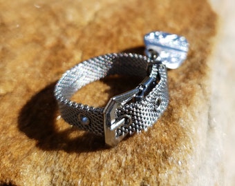Belt Ring / Buckle Ring with Heart / Costume Jewellery