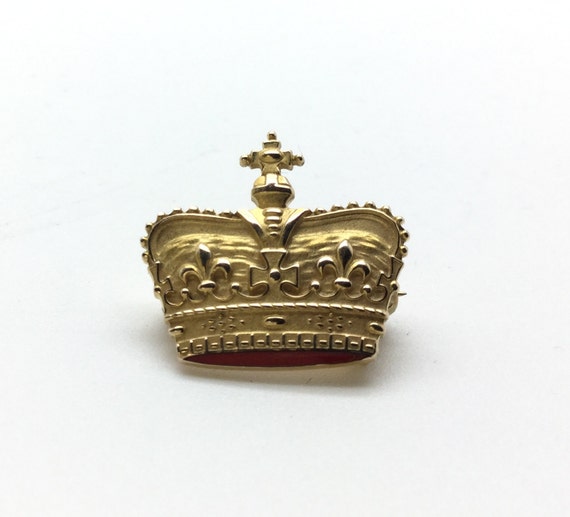crown pin