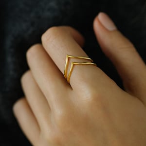 Anillo Chevron de plata de ley 925: Anillo apilable de doble V