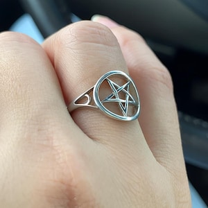 S925 Sterling Silver Pentagram Amulet Ring – Pentacle Star Moon Witch Ring for Women & Men | Wiccan Jewelry | Gothic Pagan Magic Gift