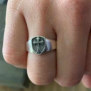 Sterling Silver Men&#39;s Solid Medieval Shield Cross Band Ring – Vintage Gothic Armor religious shield Knight Templar Signet Religious Celtic