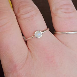 Moonstone Ring – 5mm Round Natural Rainbow Moonstone – 925 Sterling Silver Twisted Wire Solitaire Ring June Birthstone Stacking Ring Dainty