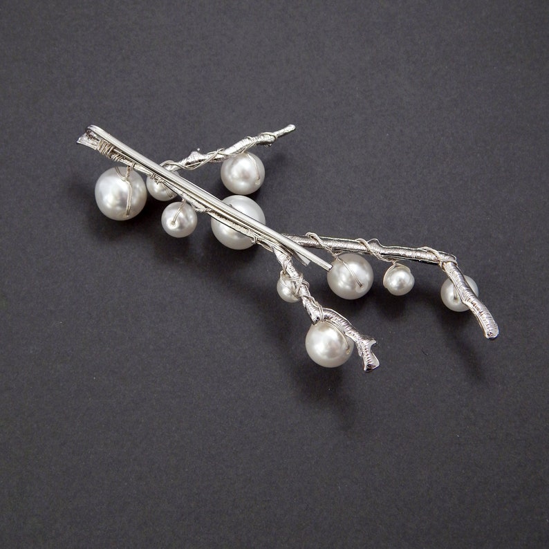 Large pearl hair clip Pearls hair pins White pearl hairpins Bridal hair pins Bridal pearl hair pins Wedding pearl hair piece White big pearl
