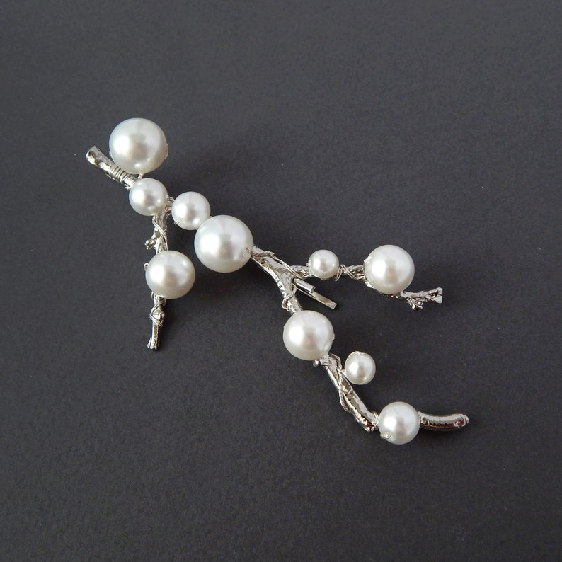 Large pearl hair clip Pearls hair pins White pearl hairpins Bridal hair pins Bridal pearl hair pins Wedding pearl hair piece White big pearl