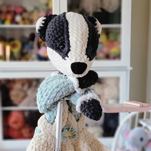 Amigurumi haakpatroon - Lady Bella Badger - Badger - Amigurumi - schattig - knuffelig - baby - schattig - knuffelaar - Lovey-erfstuk