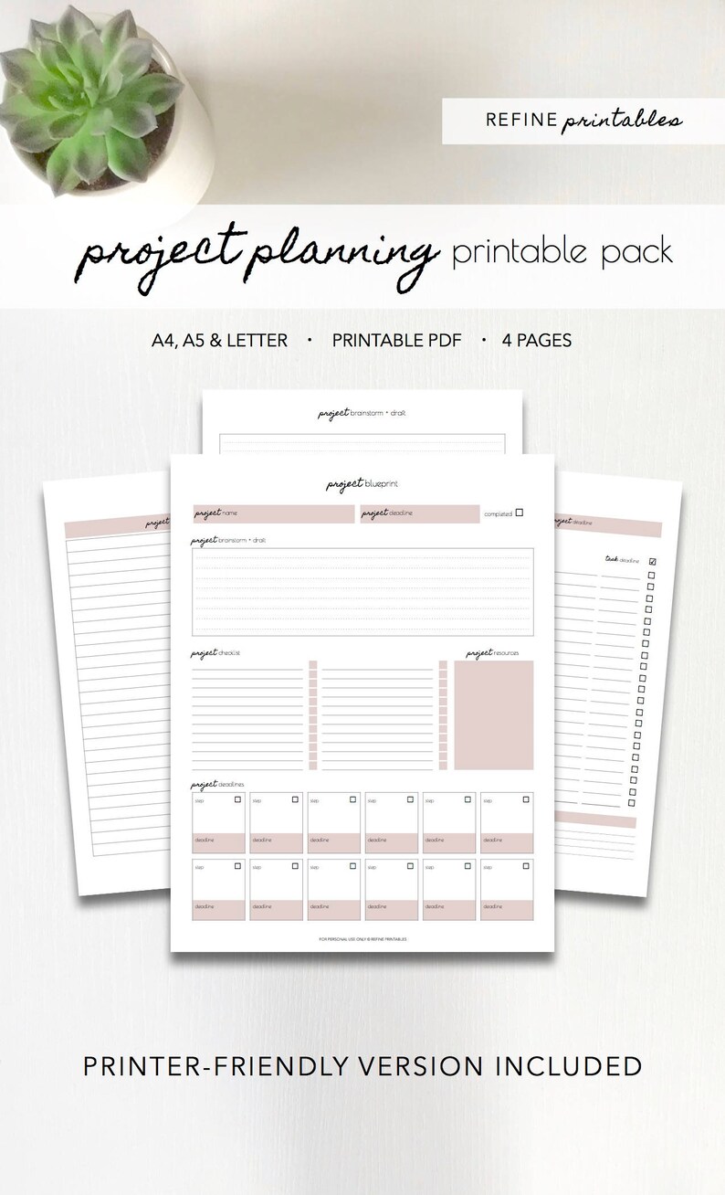 Puede incluir: P&aacute;ginas imprimibles de planificaci&oacute;n de proyectos en un estilo minimalista con un fondo rosa claro. Las p&aacute;ginas incluyen secciones para el nombre del proyecto, la fecha l&iacute;mite, el plan, los recursos y el cronograma.