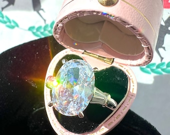 4 Carat Oval Cut Minimalist Anniversary Diamond Simulant Ring, Exquisite Statement Anniversary Ring S925/14K/18K Gold
