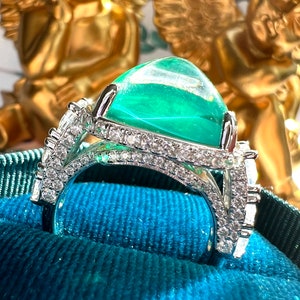 Sugar-Loaf Cut Emerald Halo Ring Exquisite Jewelry Vintage style ART DECO design Ring 925silver with 18KGP May Birthstone