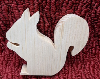 Handmade Wood Squirrel: Unfinished Craft Decoration 3 3/4" tall