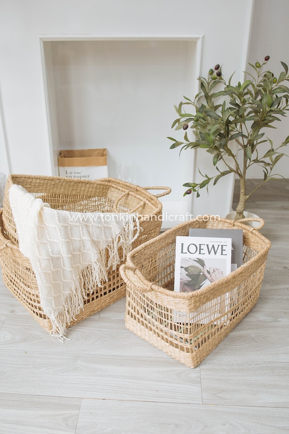 Round Braided Seagrass Basket, Natural