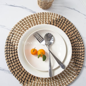 Lot de 2 sets de table ronds en osier, sets de table tissés, tampons de décoration de table, sets de table en paille vintage, vaisselle bohème en natte de paille naturelle