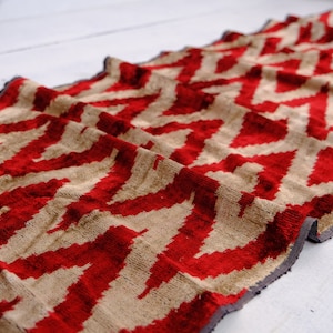 Tela Ikat de terciopelo de seda roja Chevron, tela Chevron roja, tela Ikat de terciopelo, tela de terciopelo, tela de terciopelo rojo tejida a mano, tapicería de terciopelo