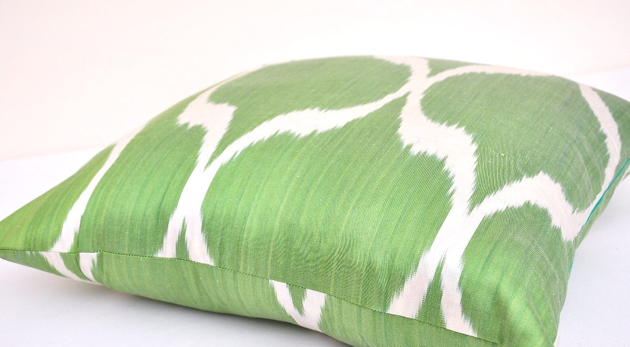 Cushion Ikat Lime green main image 1