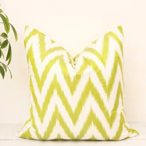 Travesseiro Chevron de 20 x 20 polegadas, travesseiro chevron verde limão, almofada Ikat, travesseiro decorativo de destaque, travesseiro decorativo, travesseiro de sofá, travesseiros de todos os tamanhos