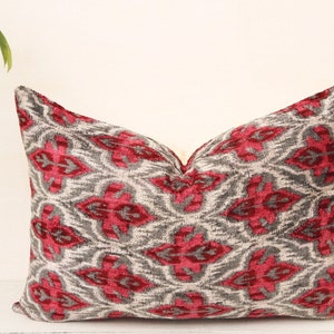 Handwoven velvet ikat pillow, Ikat cushion, Pillow cover, Decorative pillow, Handmade pillow, Throw pillow, Velvet pillow, Home decor pillow