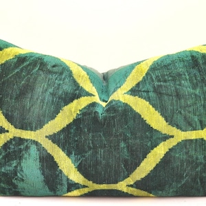 Almohada ikat de terciopelo verde oscuro, cojín Ikat, almohada decorativa Accent, almohadas decorativas Velevt, almohada de tiro, fundas de almohada, almohada de decoración del hogar