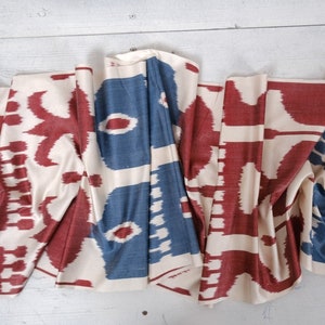 Zijden jurk materiaal dames designer stof wijnrood blauwe jurk stof handgemaakte ikat stof naaiproject stof Oezbeekse zijde ikat jurk blauw