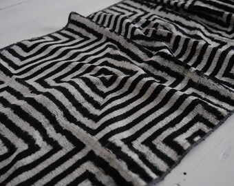 Tissu de velours noir Ikat, tissu de velours motif Ikat, tissu de velours de soie, tissu tissé à la main, tissu de velours, tissu de velours Designer Ikat