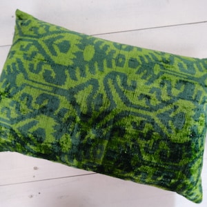 Green velvet ikat pillow, Ikat pillow green, Green decorative pillow, Velvet ikat pillow, Green throw pillow, Pillow cover, Silk ikat pillow