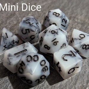 Smokey Vrilles 7 pcs Polyhedral Resin Dice Set ou 8pc Mini Dice Set DND Donjons et Dragons, Dés faits à la main, D20, D6, RPG Sharp edge dés. image 8