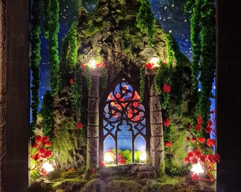 Diorama de ventana gótica iluminada: Rincón de libros de fantasía