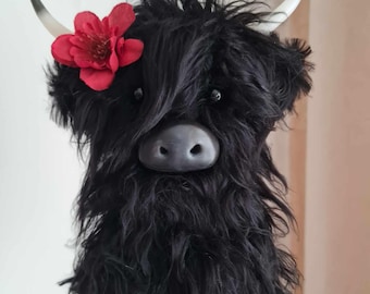 Vaca de las Tierras Altas Negra de Peluche Hecha a Mano: Animal de Peluche de Ganado Escocés