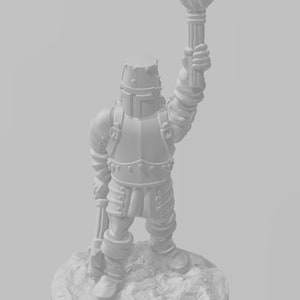 Puede incluir: Una figura en miniatura de plástico blanco de un caballero con armadura y sosteniendo una antorcha. El caballero está de pie sobre una base redonda con una superficie texturizada.