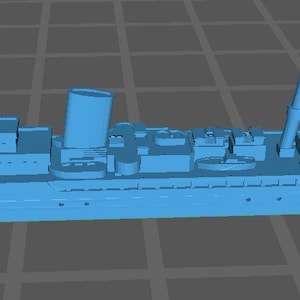 Puede incluir: Un modelo de barco azul claro con un mástil alto y una cubierta grande. El barco tiene un casco largo y estrecho y una proa puntiaguda.