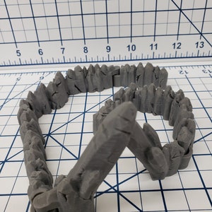 DungeonSticks - Jagged Caverns Rocky Deluxe ¡Juego de 50 fichas! - DND - Pathfinder - Dragones y Mazmorras - Terreno - RPG - Mesa - 28 mm / 1"