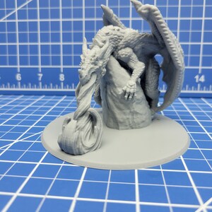 Young Dragon - Minis - Beasts and Badies - Hero's Hoard - DND - Pathfinder - Dungeons & Dragons - RPG - Tabletop - Miniature