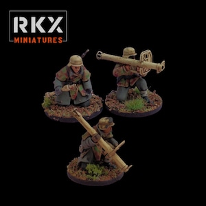 Panzerschreck Team - German Infantry WWII - 3 minis - Great for Table Top War Games And Dioramas - Resin 28mm Miniatures -  RKX