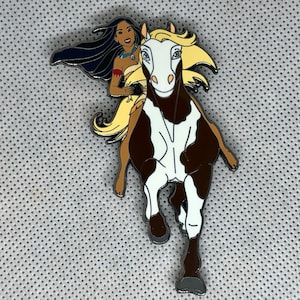 Jumbo Pocahontas Reitpferd Disney Fantasy Anstecker! 3&quot; hoch LE 50